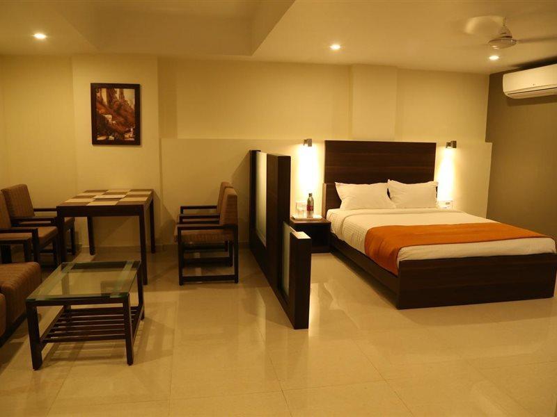 Hotel Metropolis Hubballi-Dharwar Zewnętrze zdjęcie