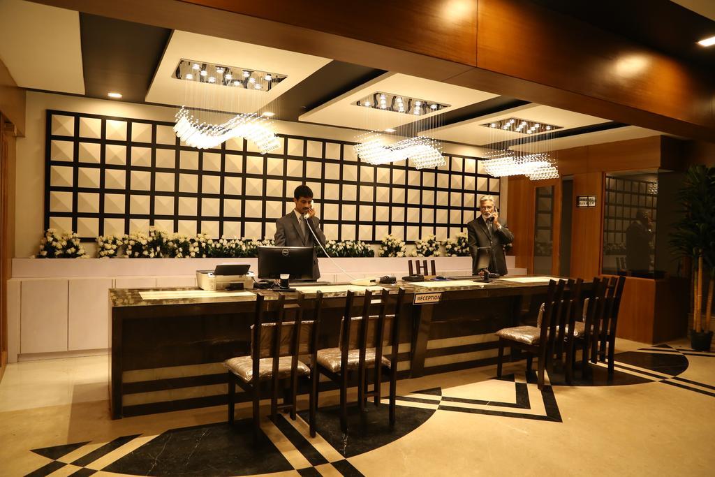 Hotel Metropolis Hubballi-Dharwar Zewnętrze zdjęcie