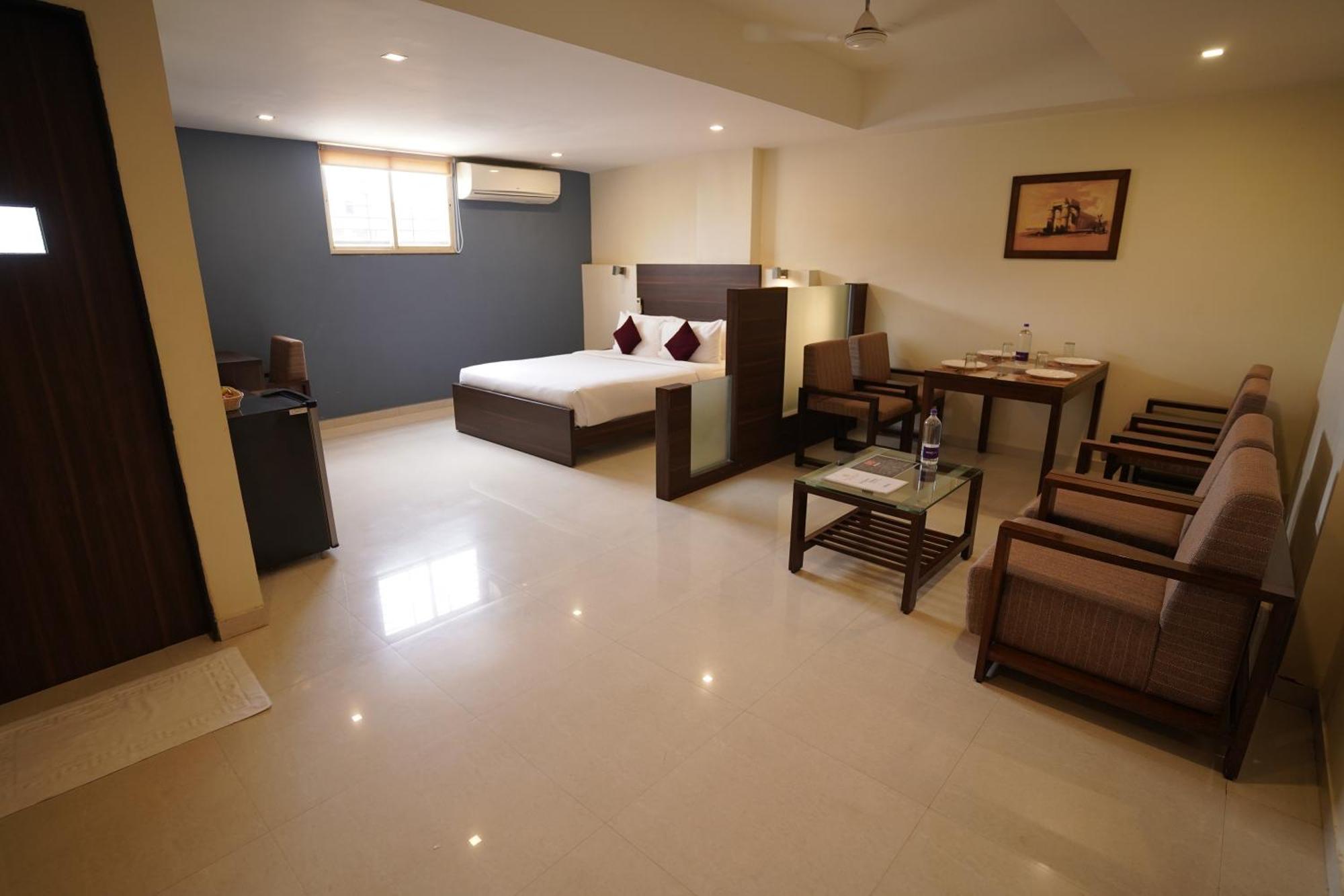 Hotel Metropolis Hubballi-Dharwar Zewnętrze zdjęcie