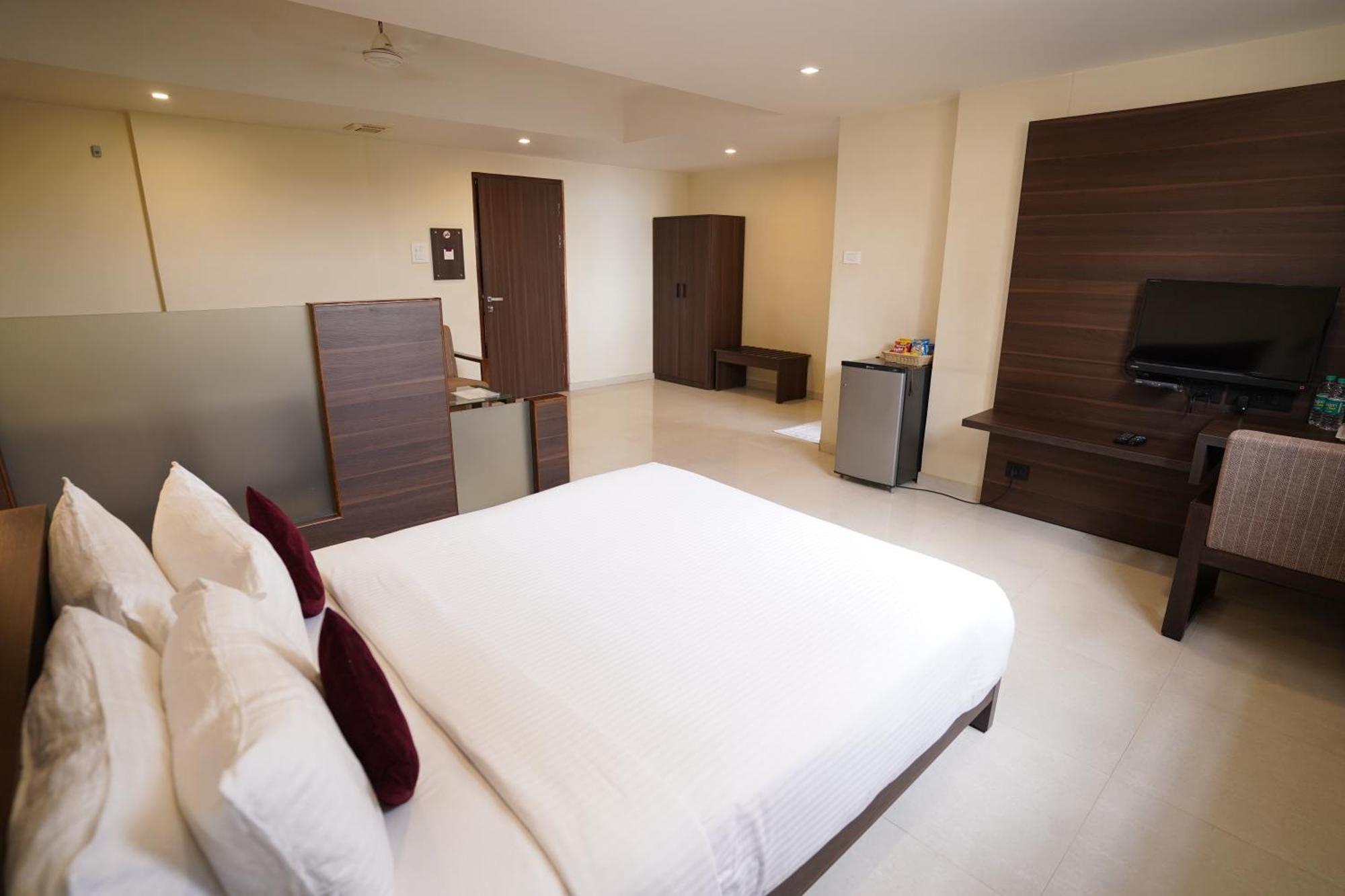 Hotel Metropolis Hubballi-Dharwar Zewnętrze zdjęcie