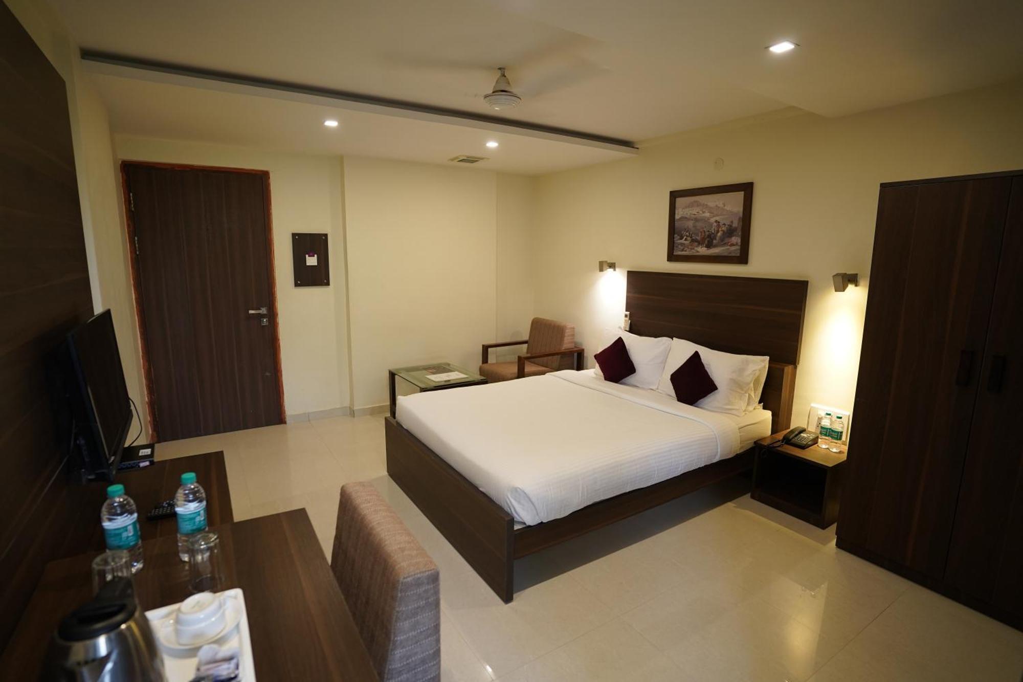 Hotel Metropolis Hubballi-Dharwar Zewnętrze zdjęcie