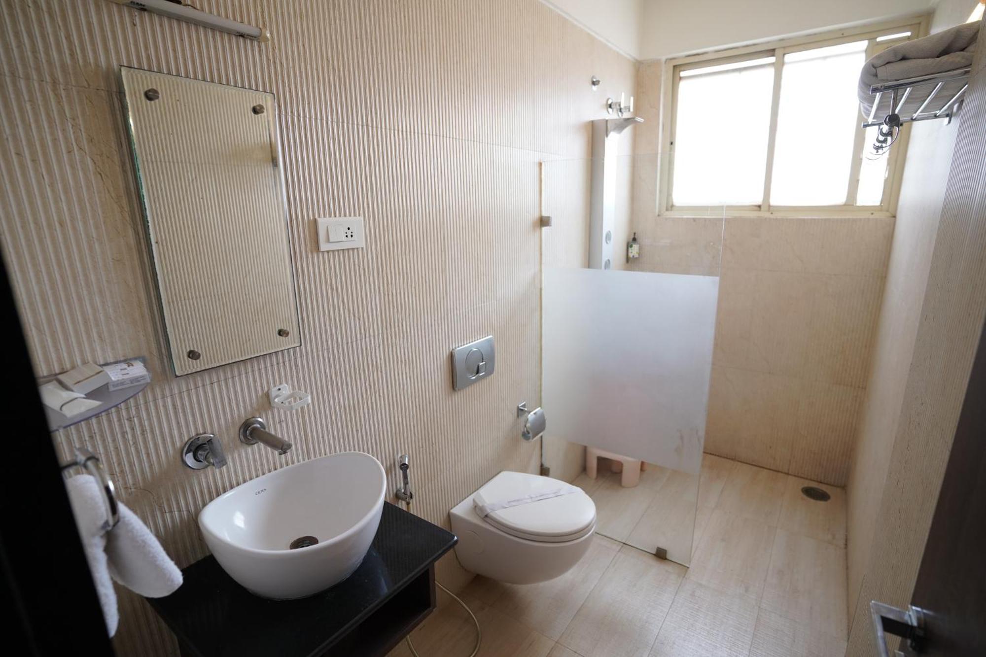 Hotel Metropolis Hubballi-Dharwar Zewnętrze zdjęcie